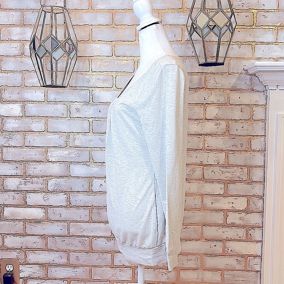 Old Navy Light Gray/Silver Metallic Scoop Neck Long Sleeved Top, Women’s Size S. - Picture 3 of 7